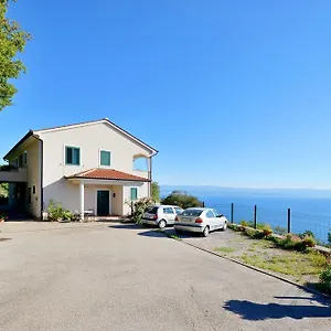 Erika Apartment
